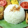 Nasi Uduk: Lebih dari Sekadar Sarapan, Menguak Fakta Menarik yang Jarang Dibahas